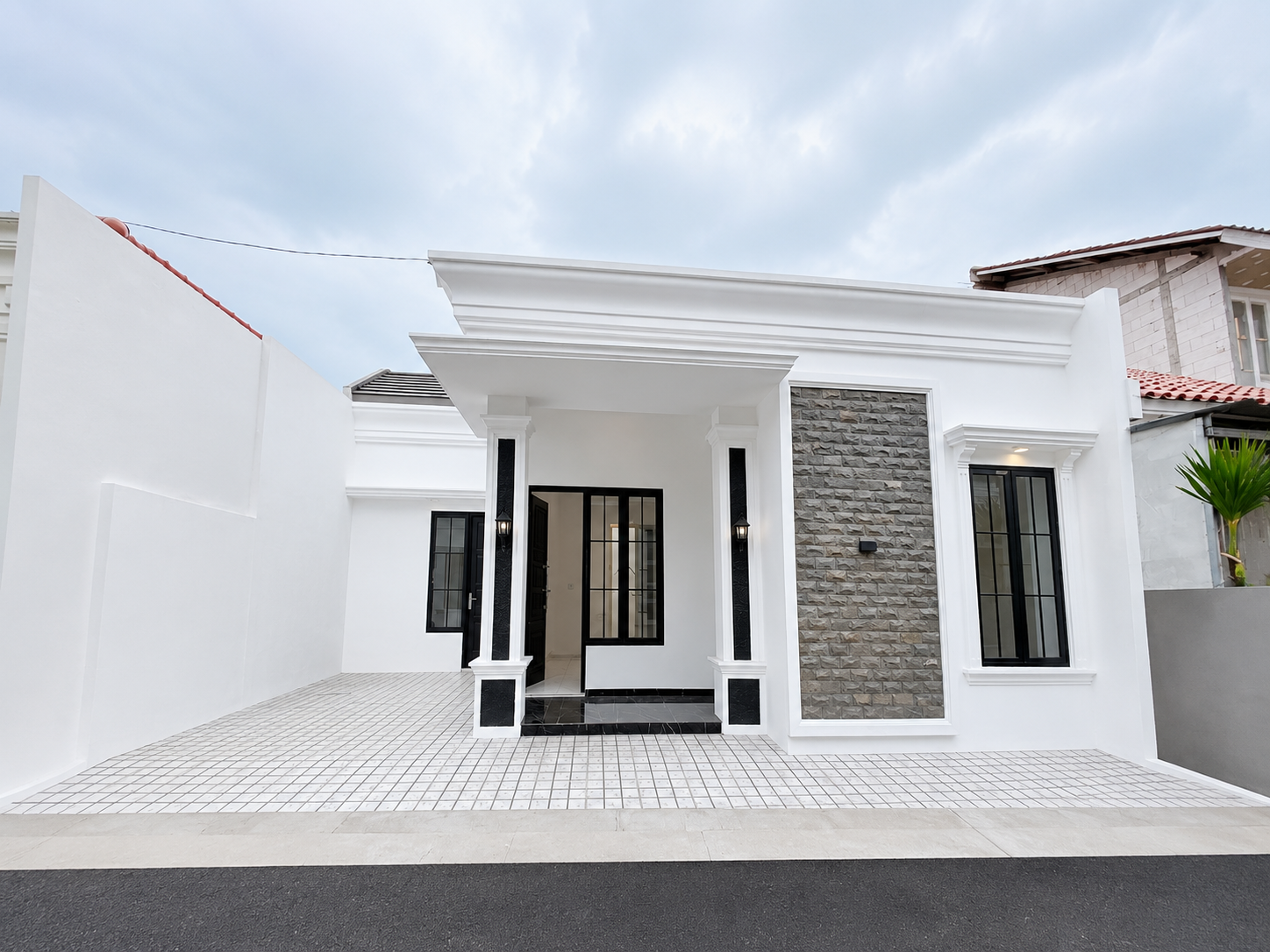 HULLS 14 RESIDENCE